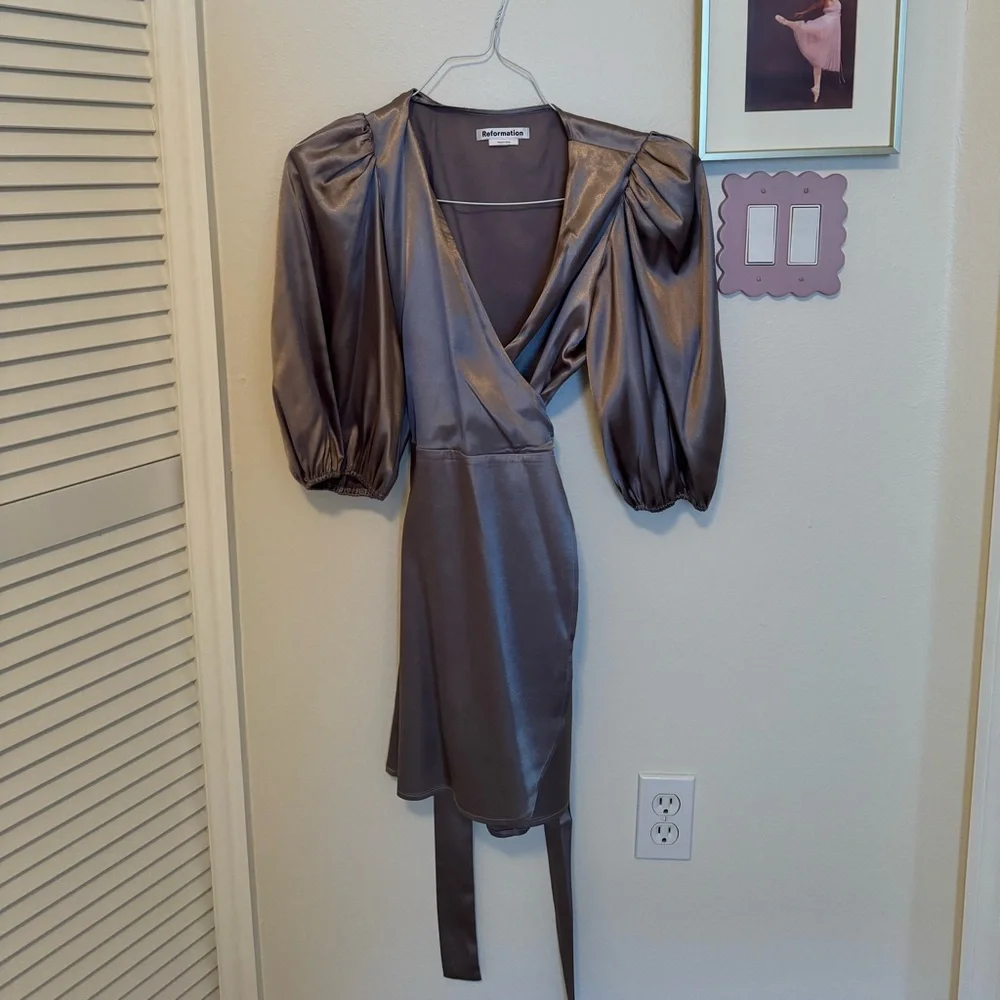 Terezia Wrap Dress in Metallic - Picture 4 of 7